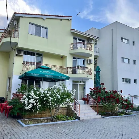 Casa Servus Junior 3* 那沃达利