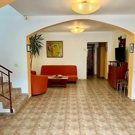 招待所 Casa Servus Junior 那沃达利