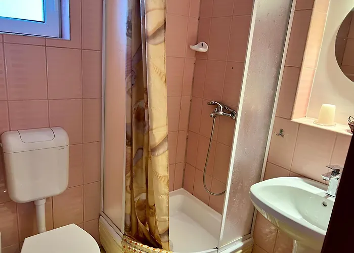 招待所 Casa Servus Junior 那沃达利