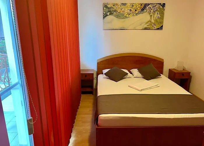 Casa Servus Junior 招待所 那沃达利