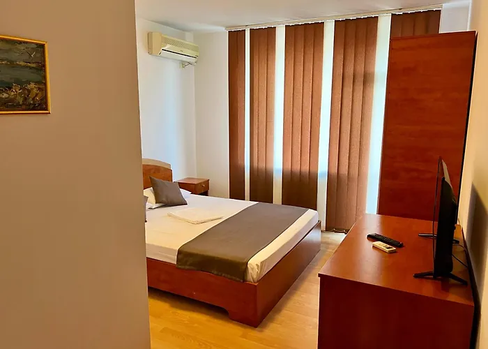 Casa Servus Junior 3* 那沃达利