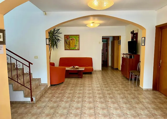 招待所 Casa Servus Junior 那沃达利